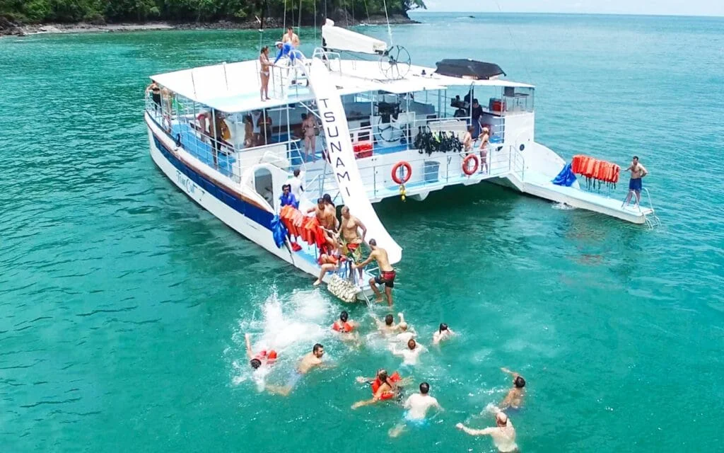 Catamaran & Boat Cruises